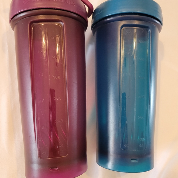 BlenderBottle Classic V2 Shaker Bottle Set With Straws | 28oz.| Plum and Teal - Picture 10 of 10